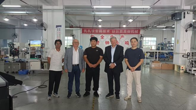 Italian VIPs visited and witnessed the excellent performance of the Z-type sorting machine