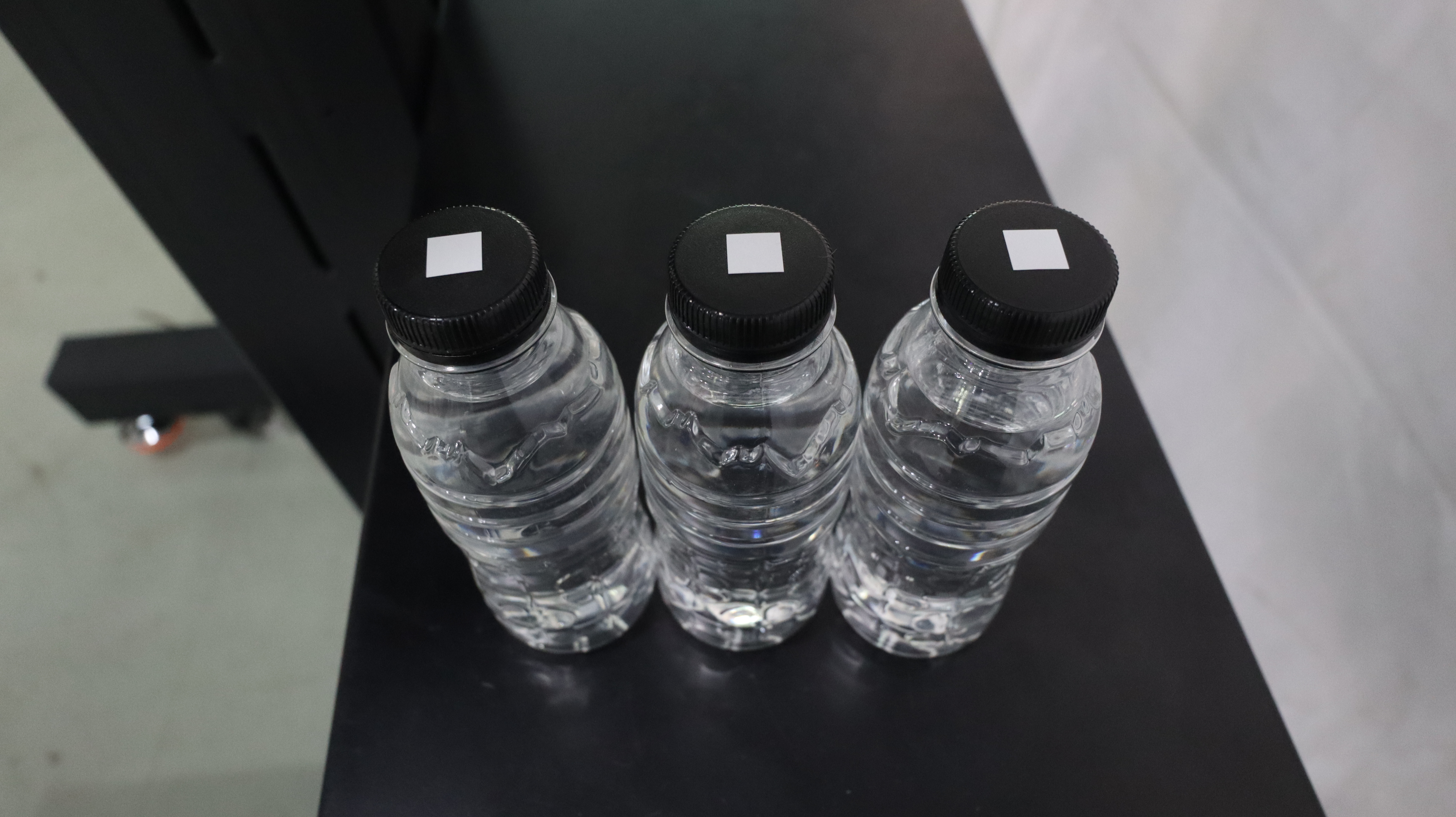 Bottle cap QR code labeling machine Bottle cap QR code labeling machine