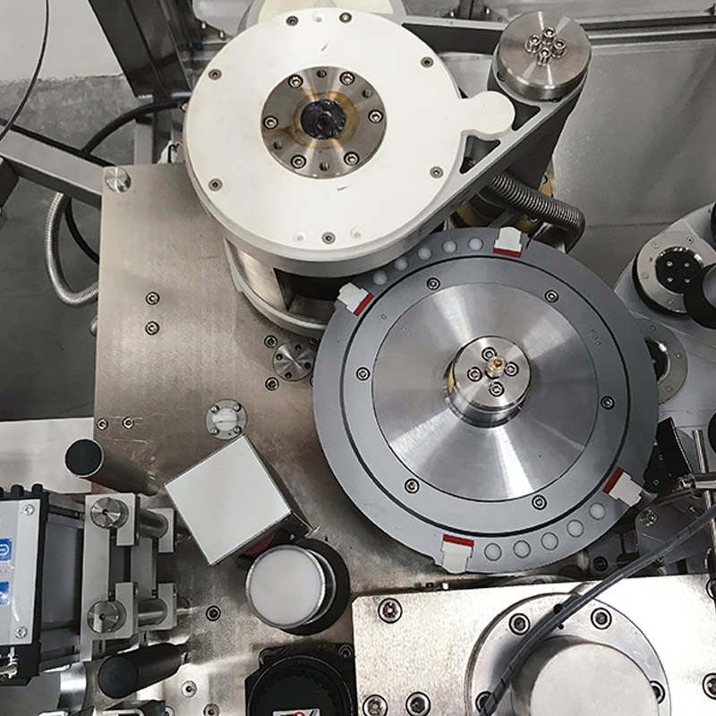 18000BPH Hot Melt Bottle Rotary Labeling Machine