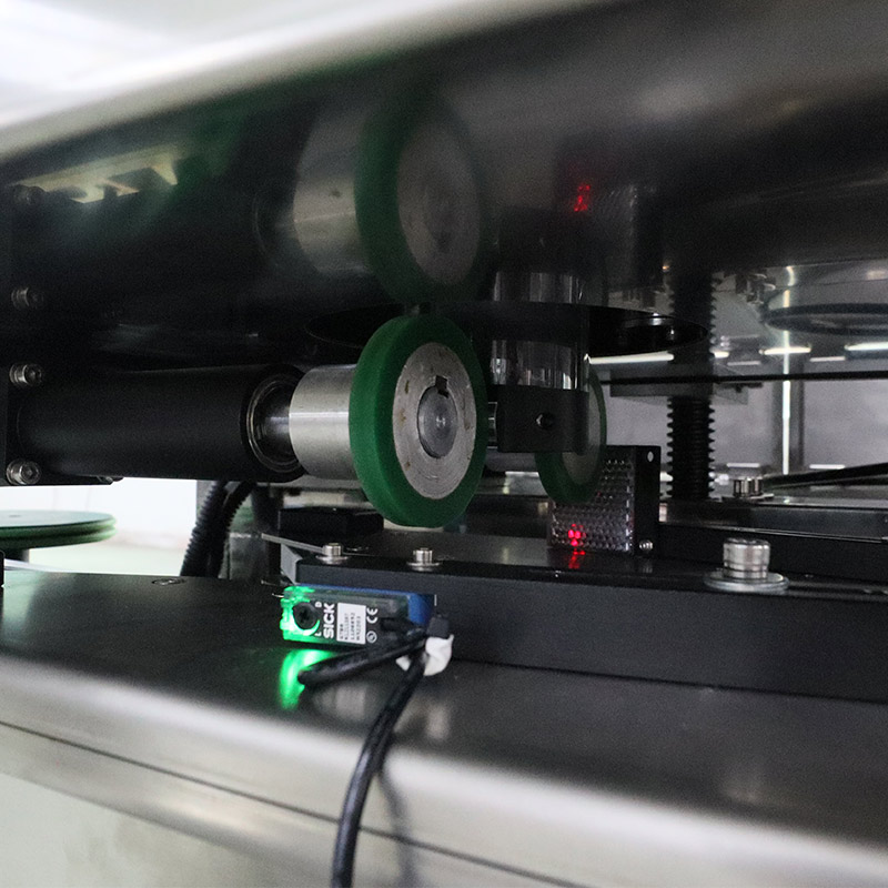 Steam Shrink Sleeve Labeling Machine