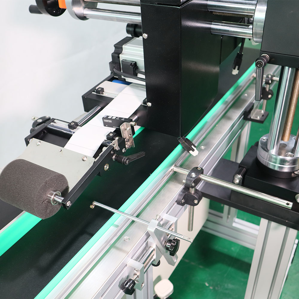Automatic High Speed Flat Surface Labeling Machine GST-113C