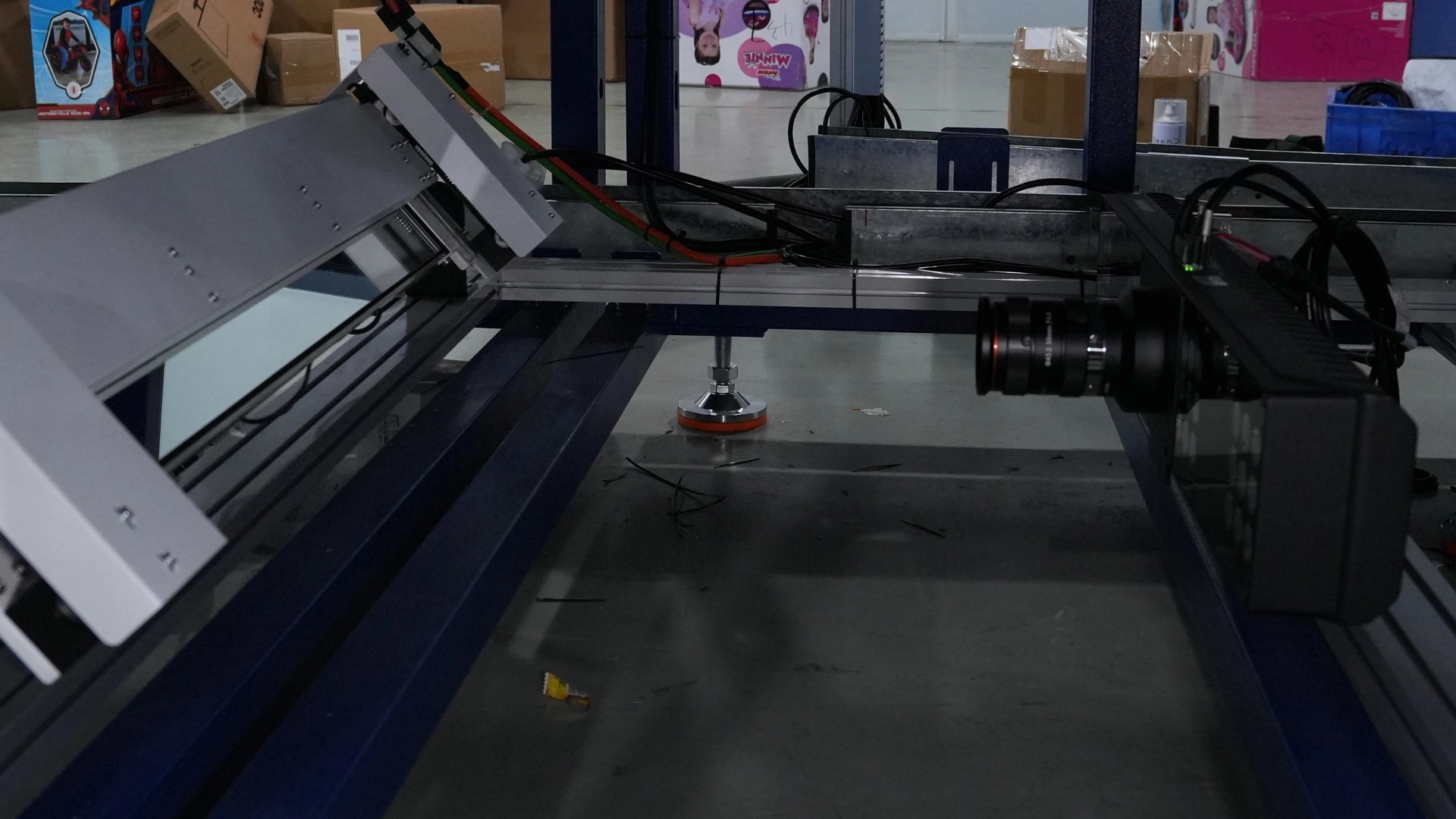 Bottom barcode reading device Bottom barcode reading device