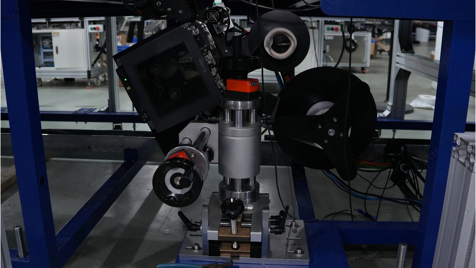 Real-time bottom printing & labelling Real-time bottom printing & labelling