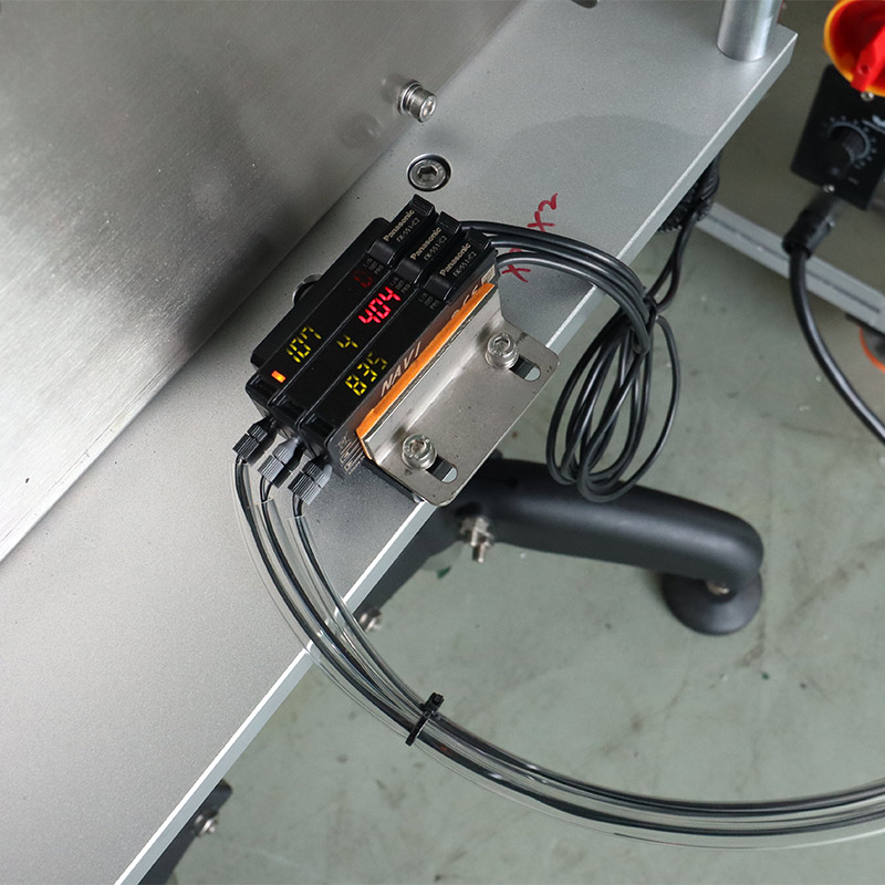Horizontal Round Tube Shrink Sleeve Labeling Machine